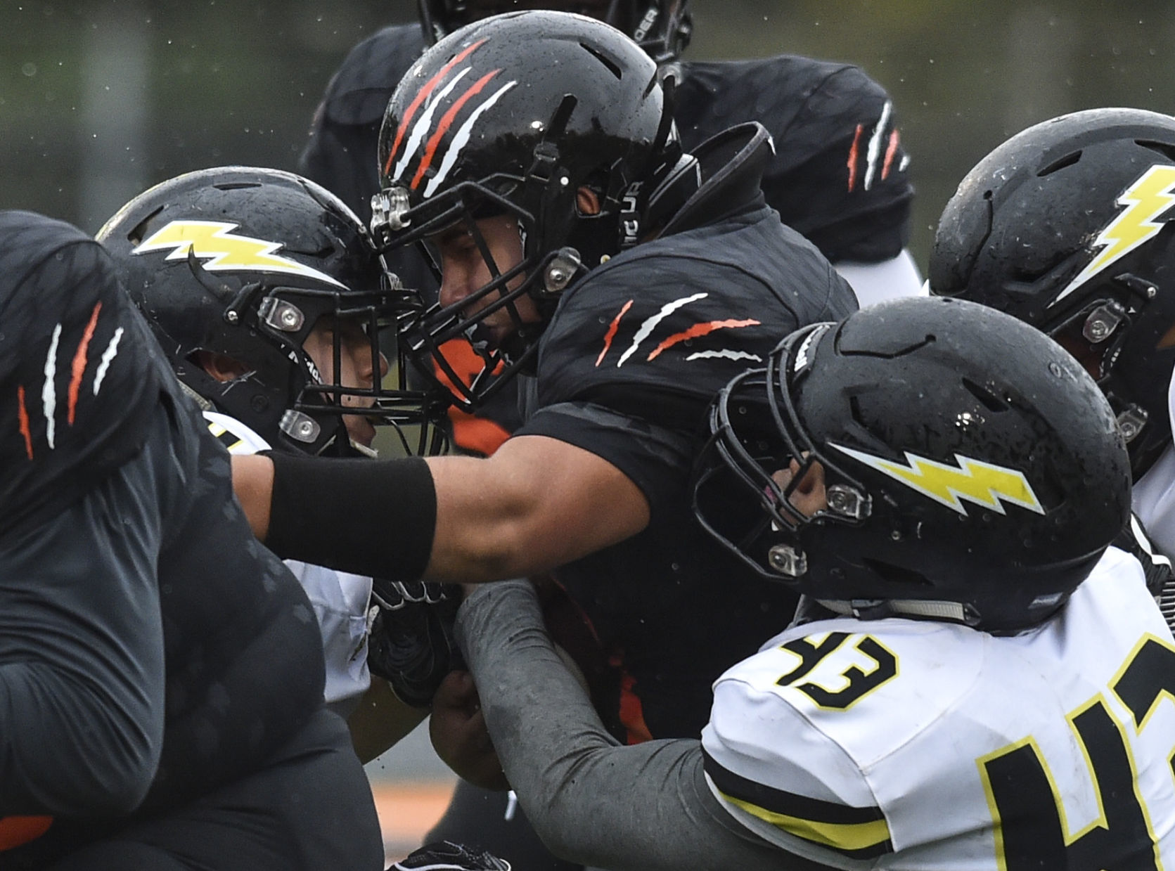 100618-ut-fb-06a.jpg